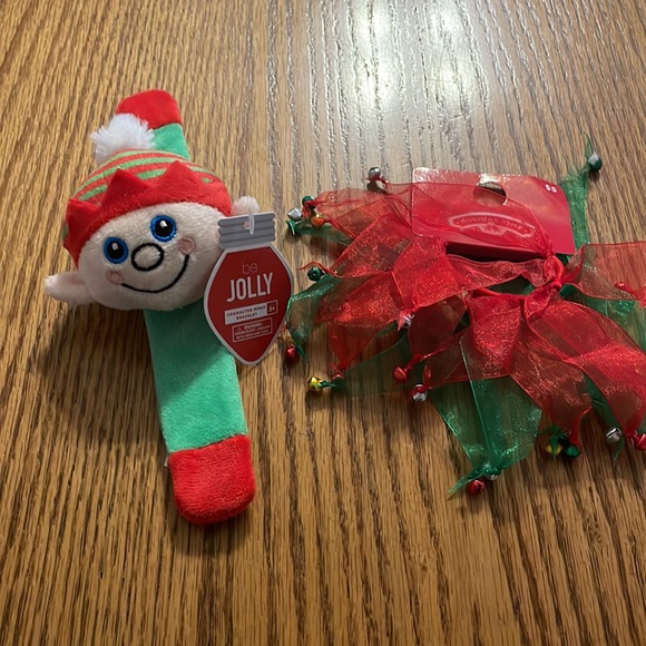 Christmas pony tie with jingle bells & a character wrap bracelet - Picture 1 of 9